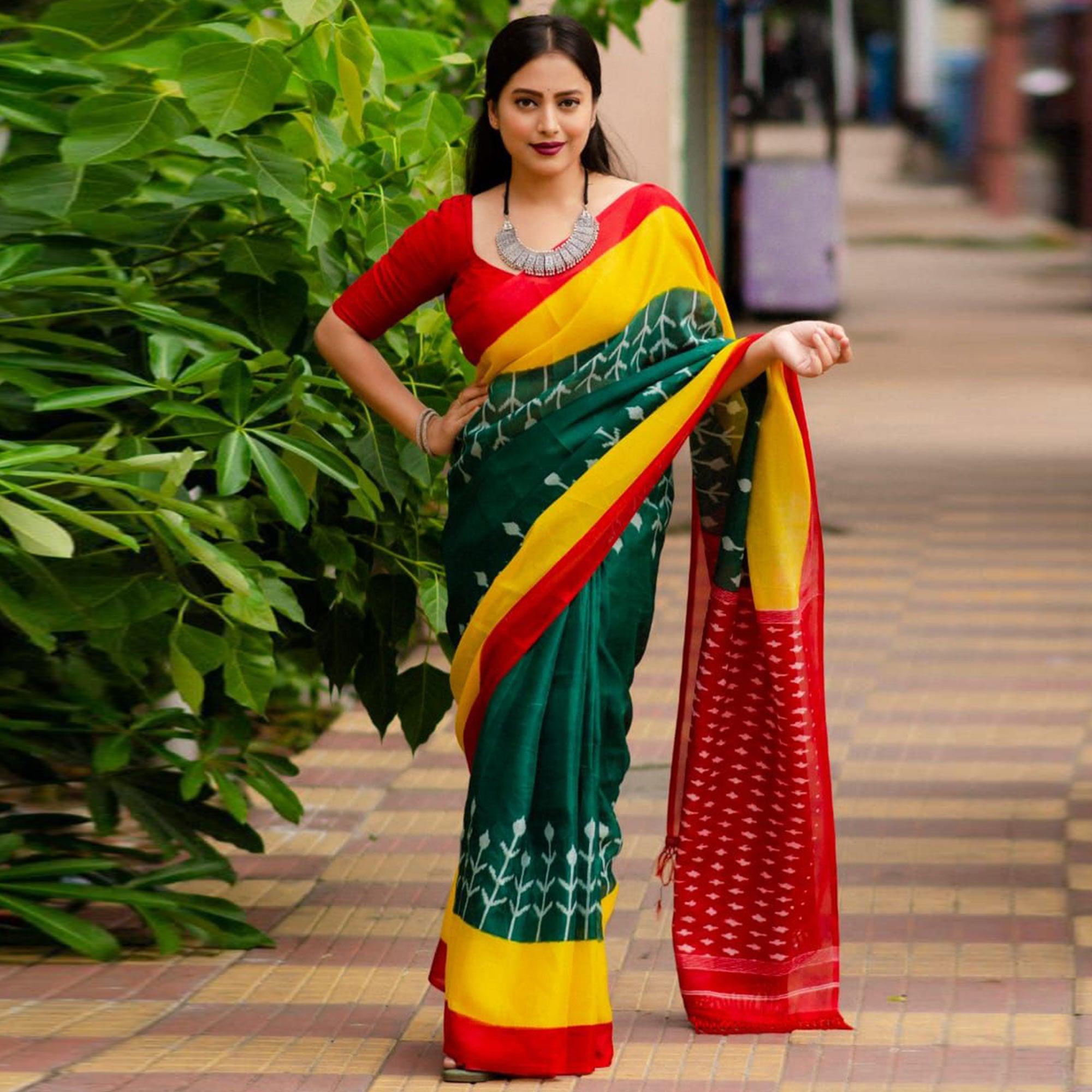 Green Digital Ikkat Printed Linen Saree - Peachmode