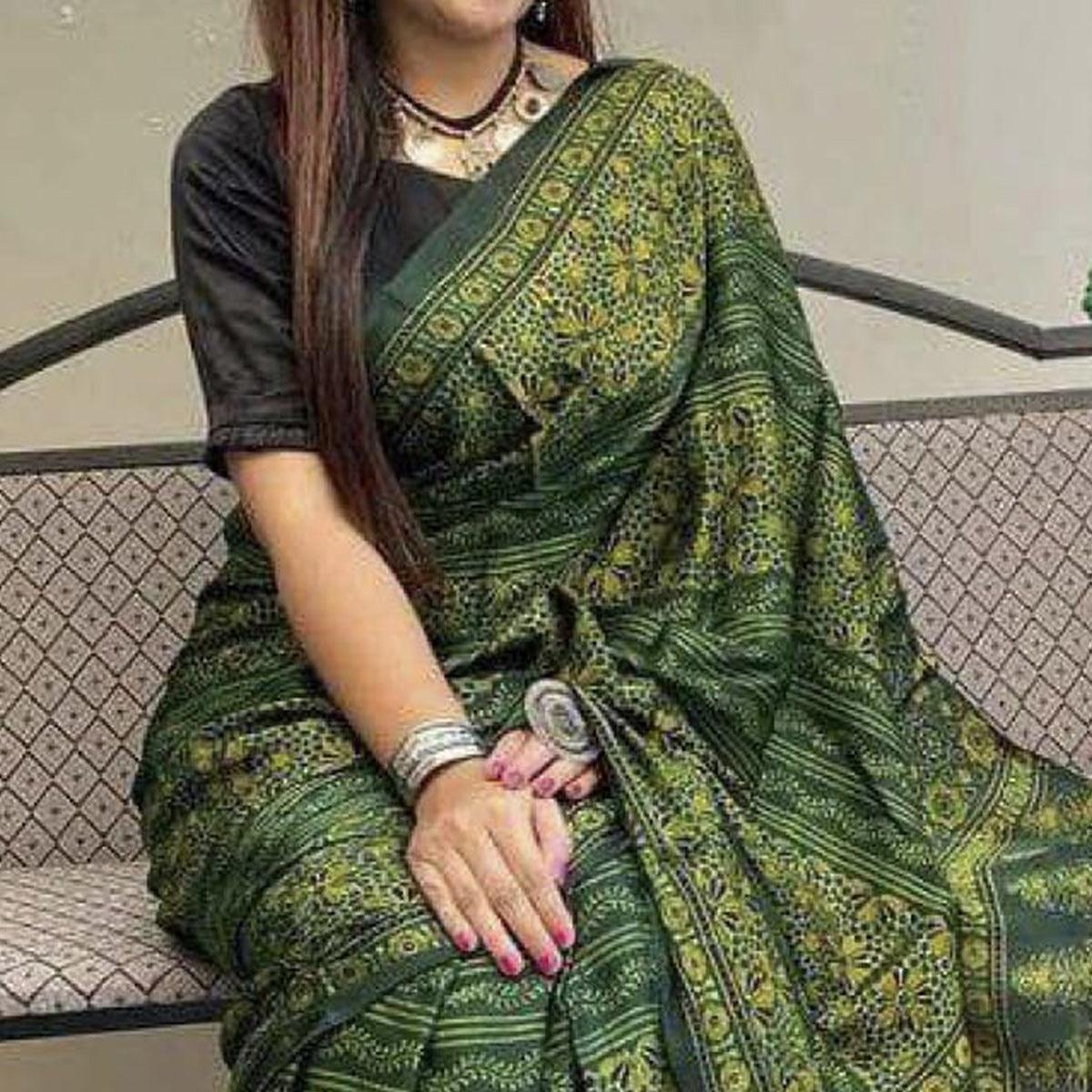 Green Digital Printed Linen Saree - Peachmode