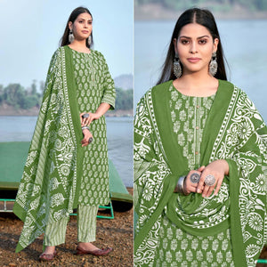 Green Floral Printed Pure Cotton Kurti Pant Set With Dupatta - Peachmode