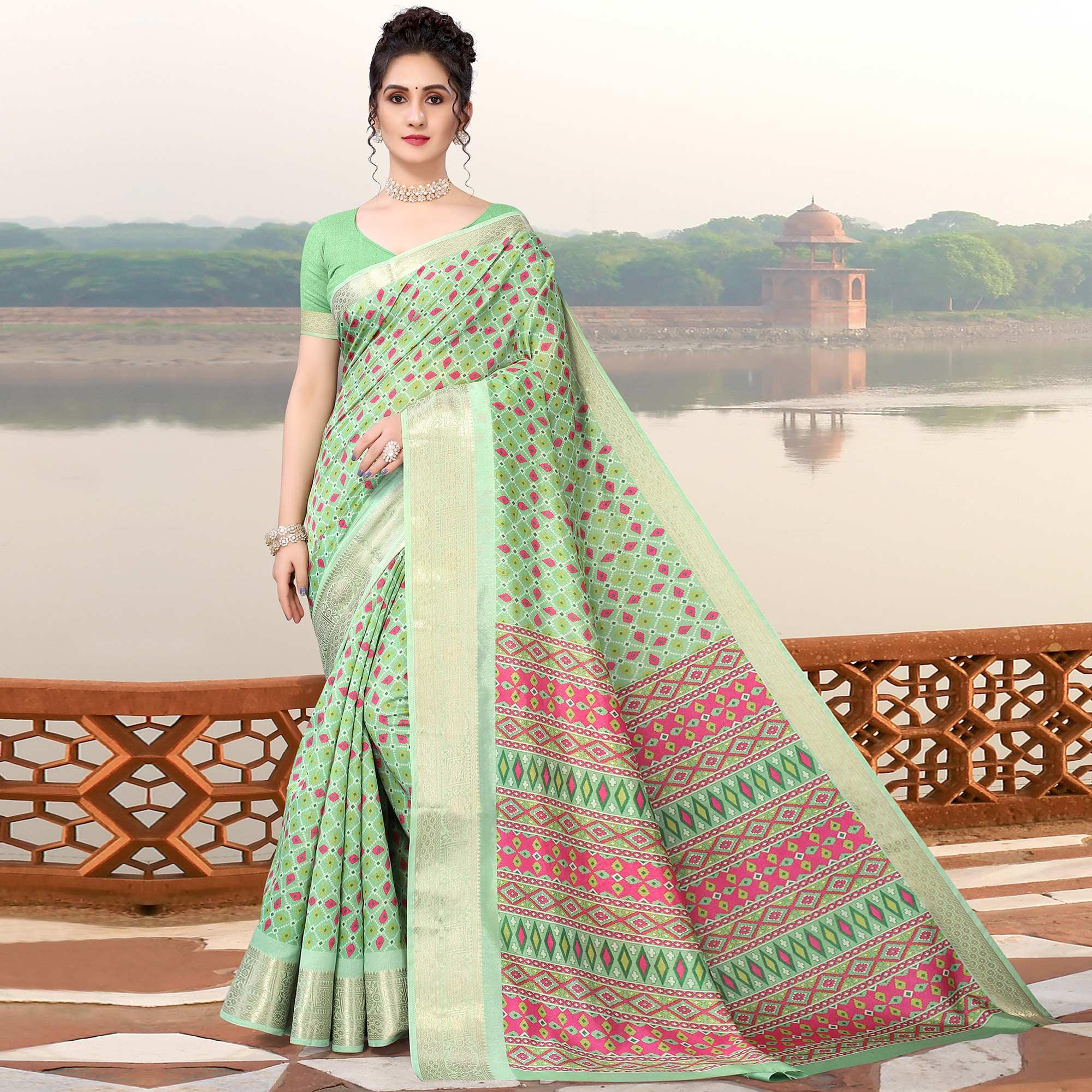 Green Geometric Printed Dola Silk Saree - Peachmode