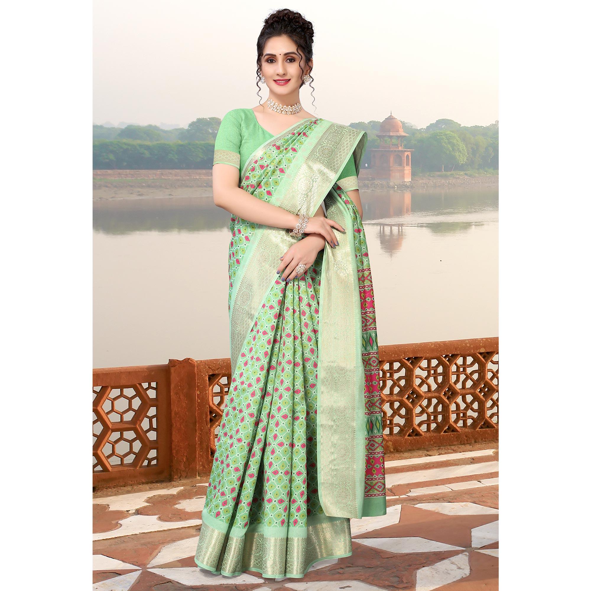 Green Geometric Printed Dola Silk Saree - Peachmode