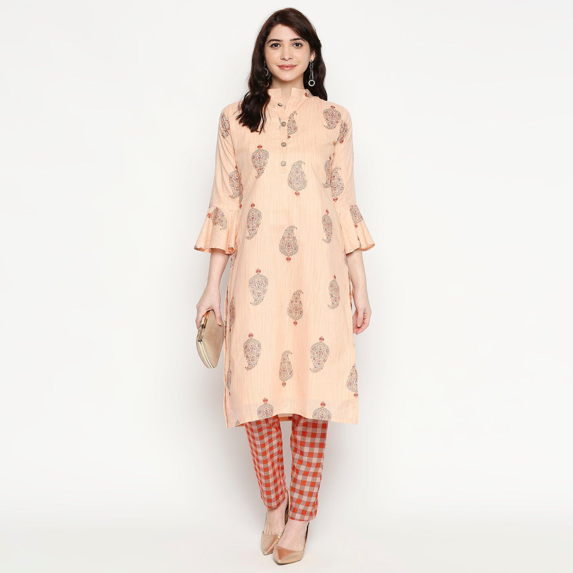 Jazzy Peach Colored Casual Wear Printed Cotton Kurti-Pant Set - Peachmode