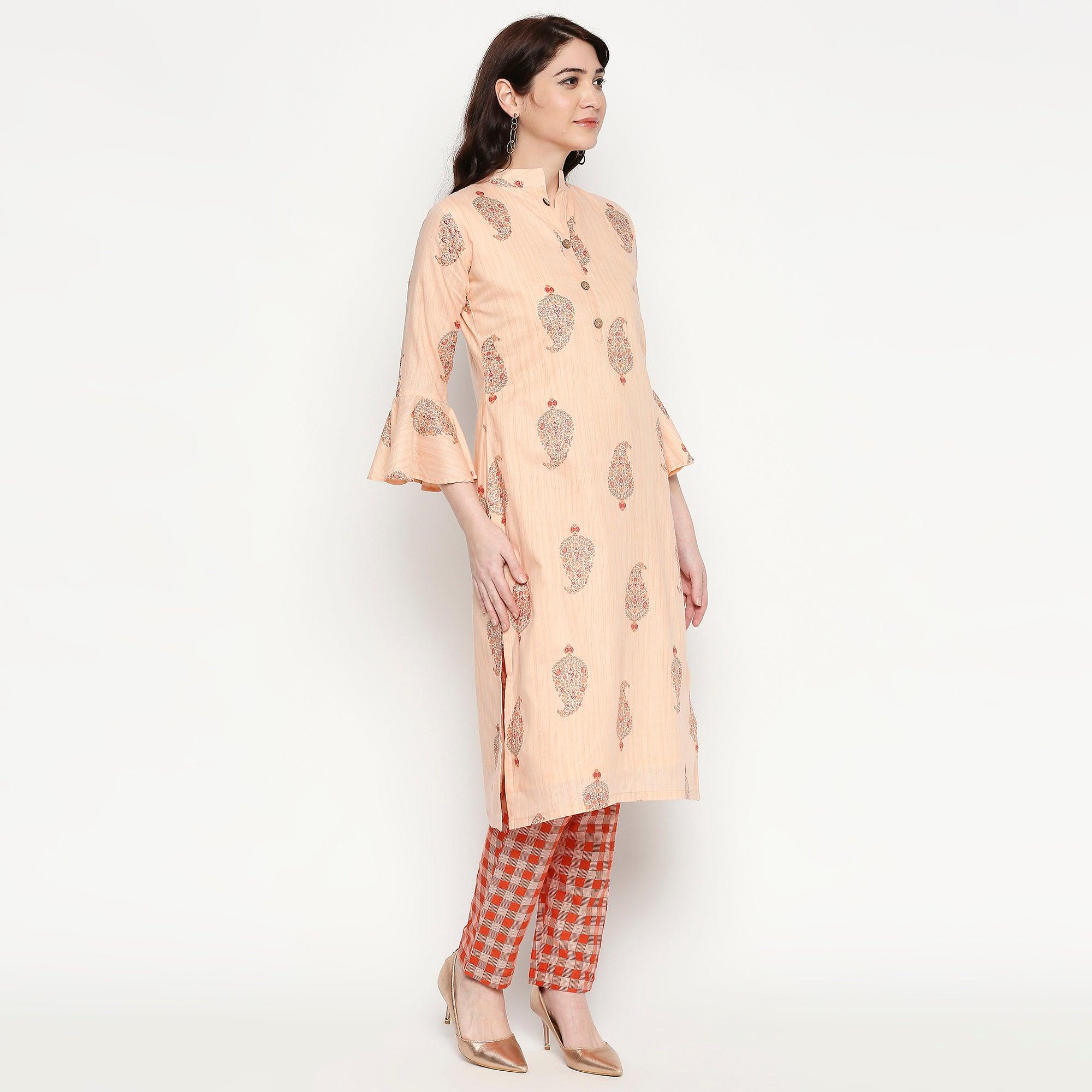 Jazzy Peach Colored Casual Wear Printed Cotton Kurti-Pant Set - Peachmode