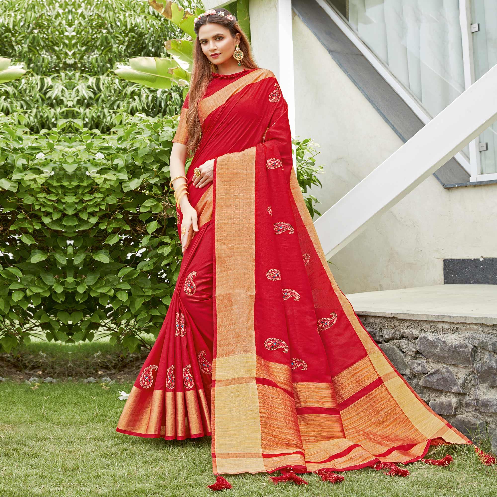 Magnetic Red Colored Festive Wear Woven Handloom Silk Saree - Peachmode