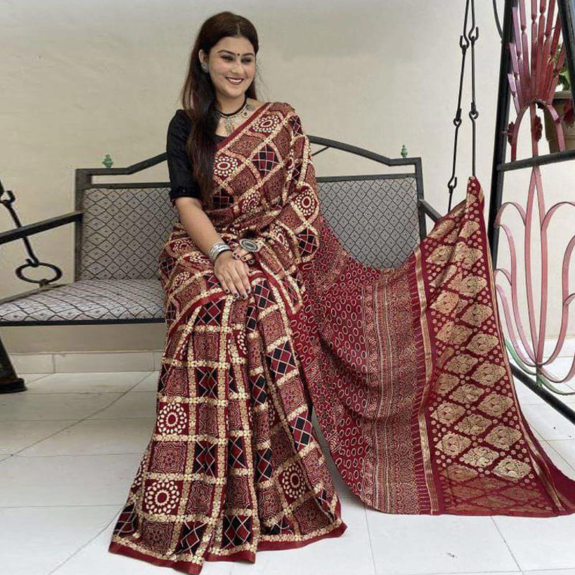 Maroon Digital Printed Linen Saree - Peachmode