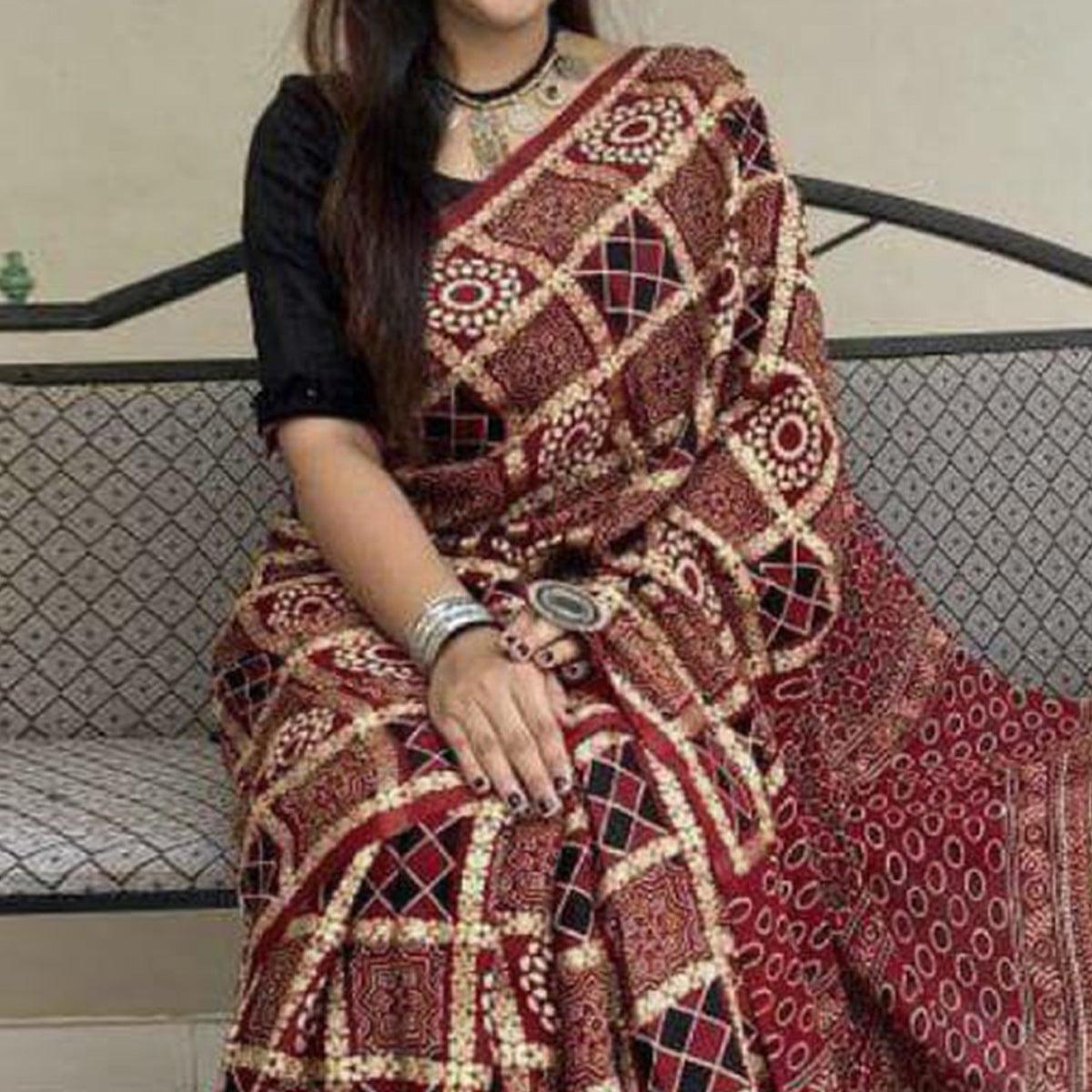 Maroon Digital Printed Linen Saree - Peachmode
