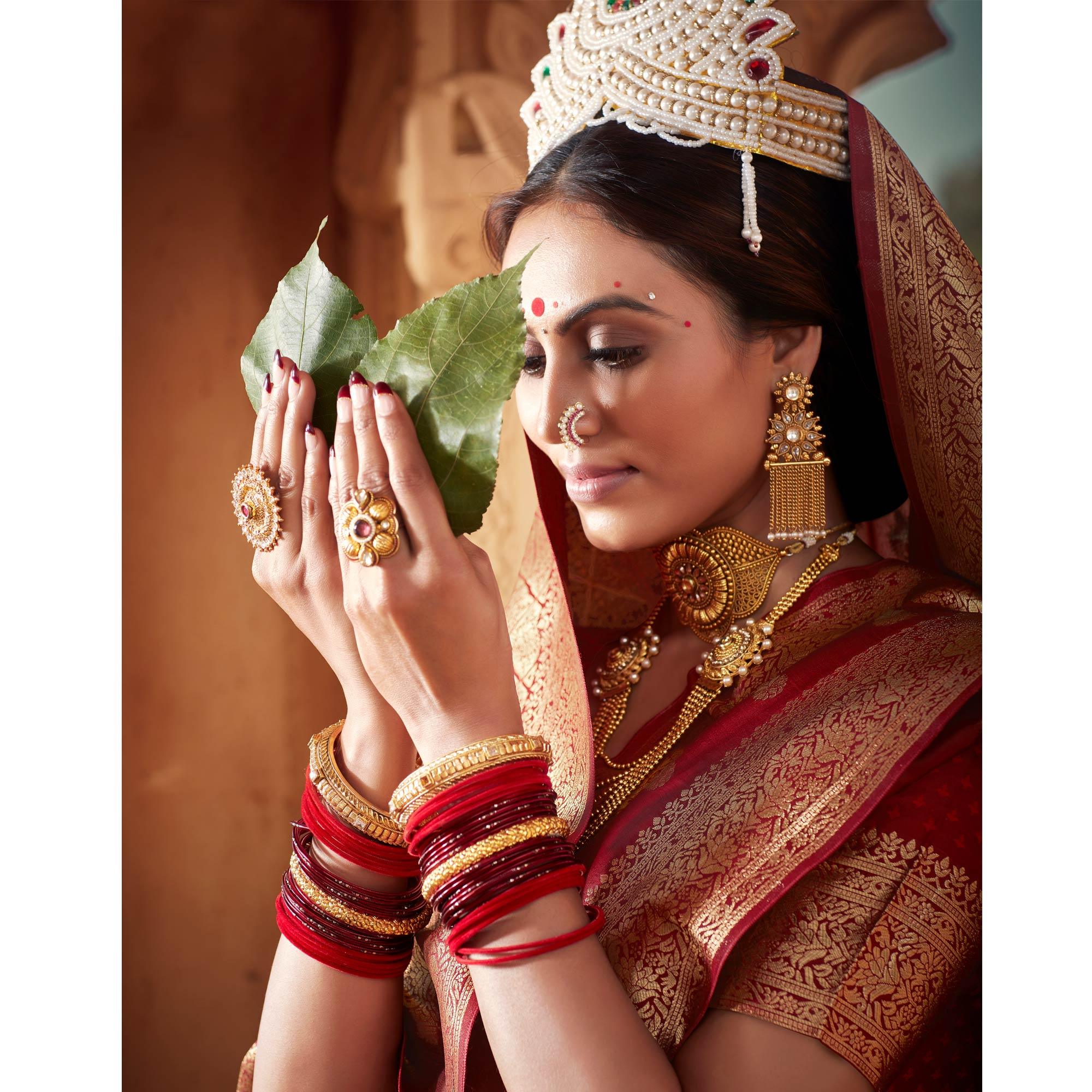 Maroon Festive Wear Floral Woven Banarasi Silk Saree - Peachmode