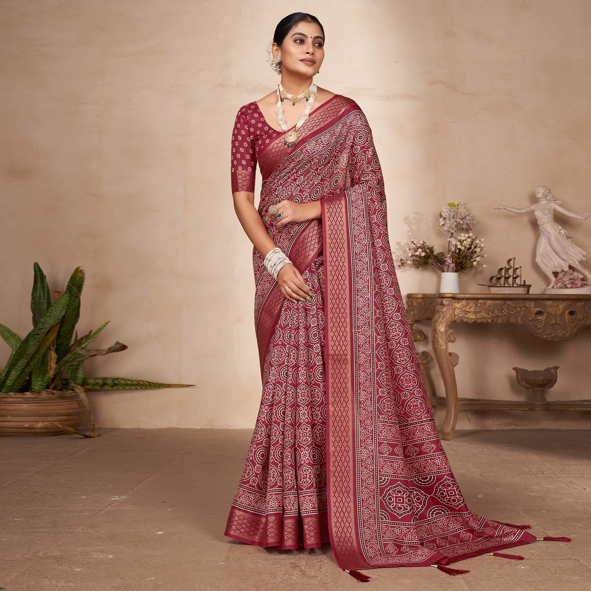 Maroon Printed-Woven Dola Silk Saree With Tassels - Peachmode