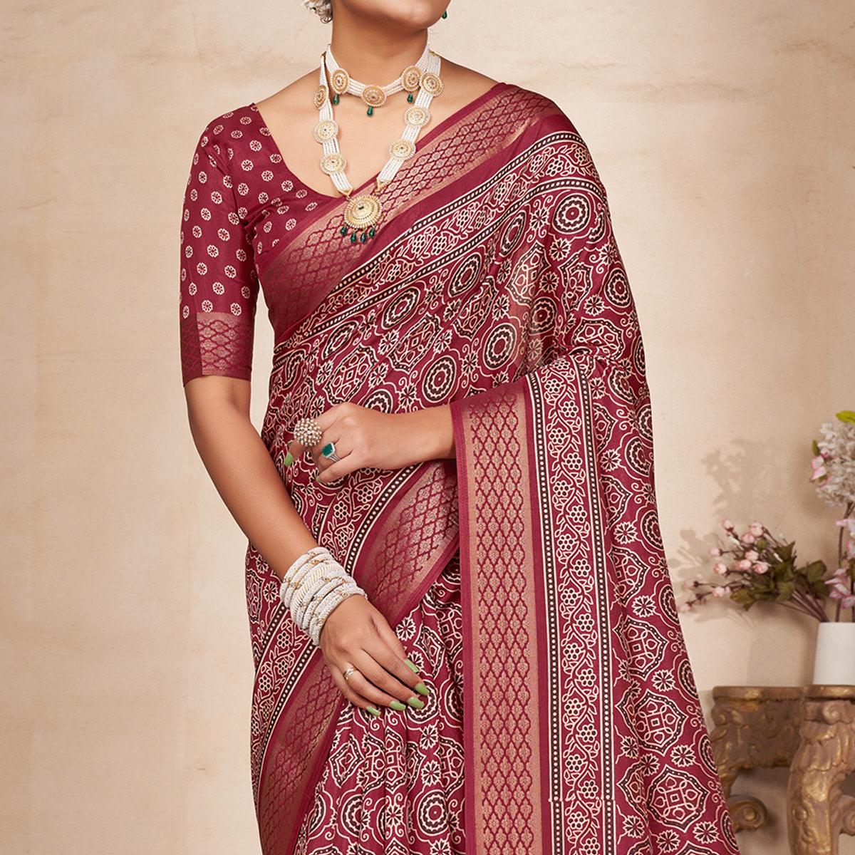 Maroon Printed-Woven Dola Silk Saree With Tassels - Peachmode