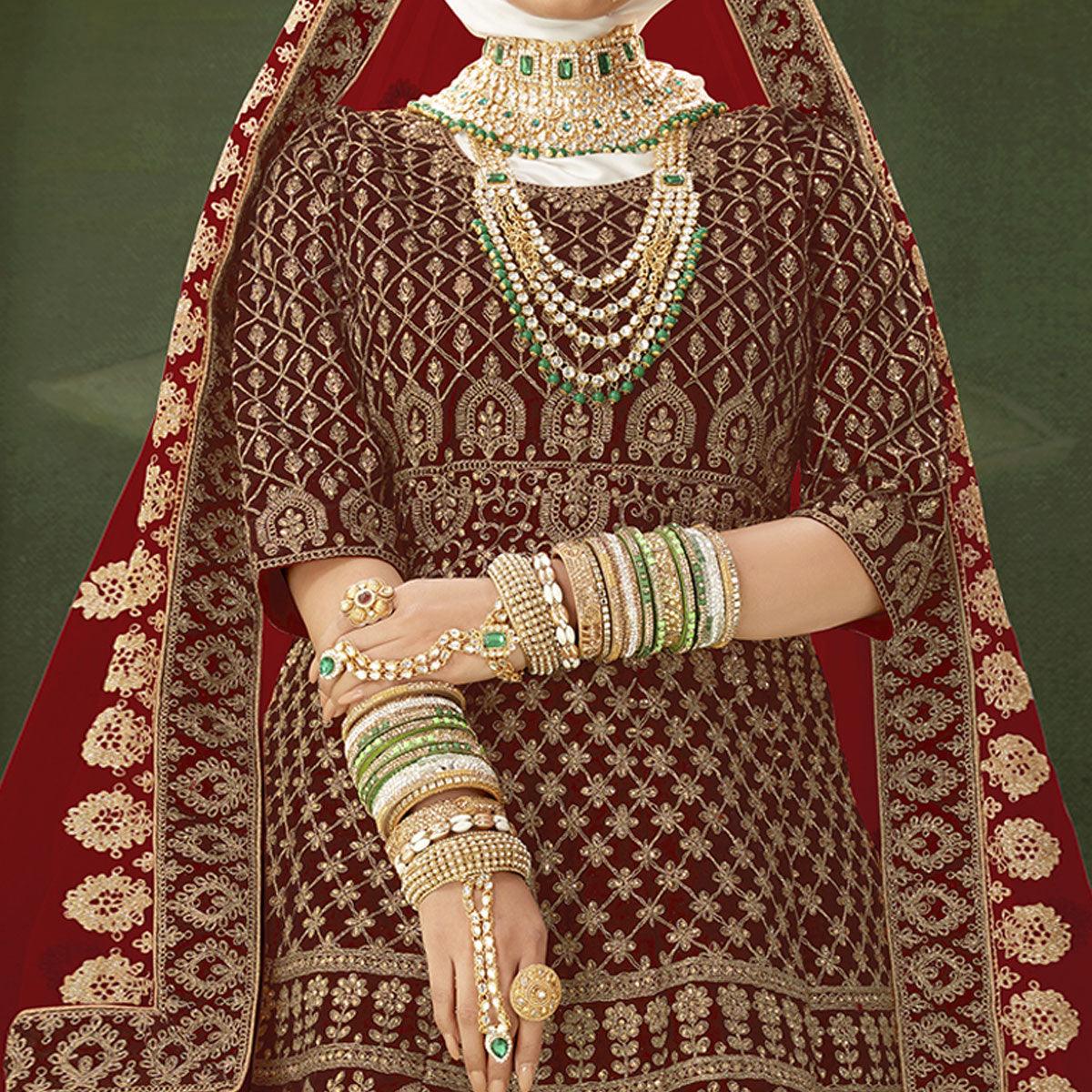 That green kundan with maroon lehenga! | Bridal necklace set, Bridal  jewelry, Maroon lehenga