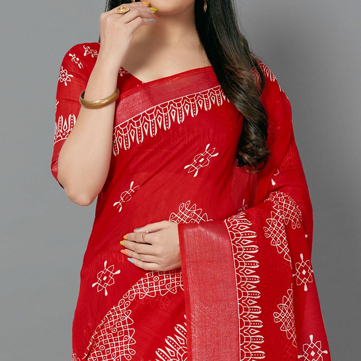 Red Casual Cotton Printed Saree With Unstitched Blouse - Peachmode