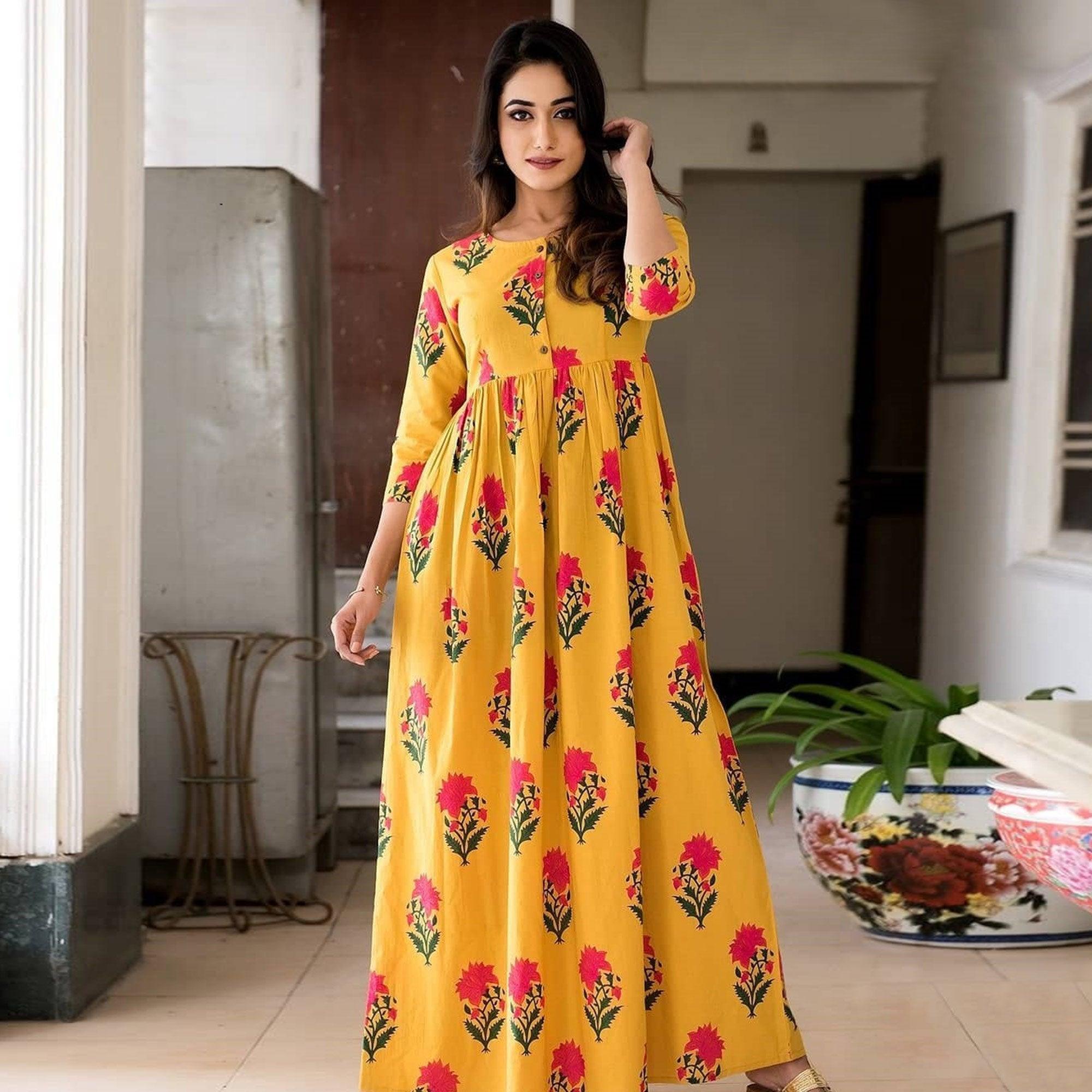Sophisticated Yellow Colored Casual Printed Muslin Blend Gown - Peachmode