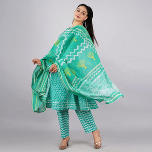 Turquoise Printed Poly Cotton Kurti Pant Set With Dupatta - Peachmode
